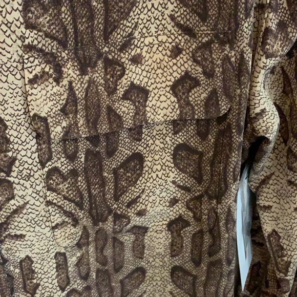 NWT Equipment slim signature printed blouse - Picture 5 of 10